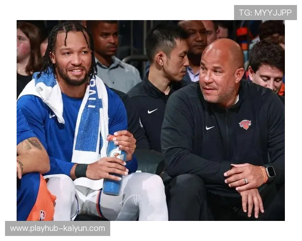 布伦森复出率尼克斯挑战魔术，东部强强对话上演