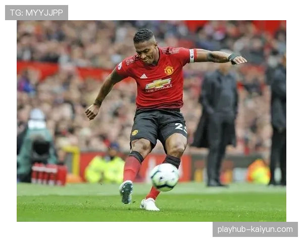 官方：瓦伦西亚后卫迪亚卡比因十字韧带伤势，确定赛季报销。